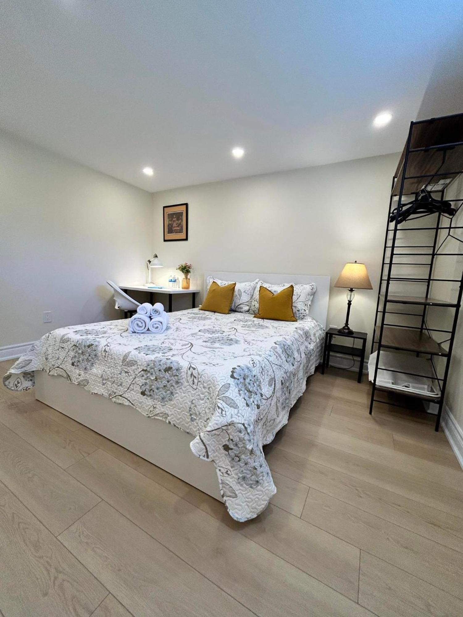 Brand New Lower Home With Exclusive Bathroom Торонто Екстериор снимка